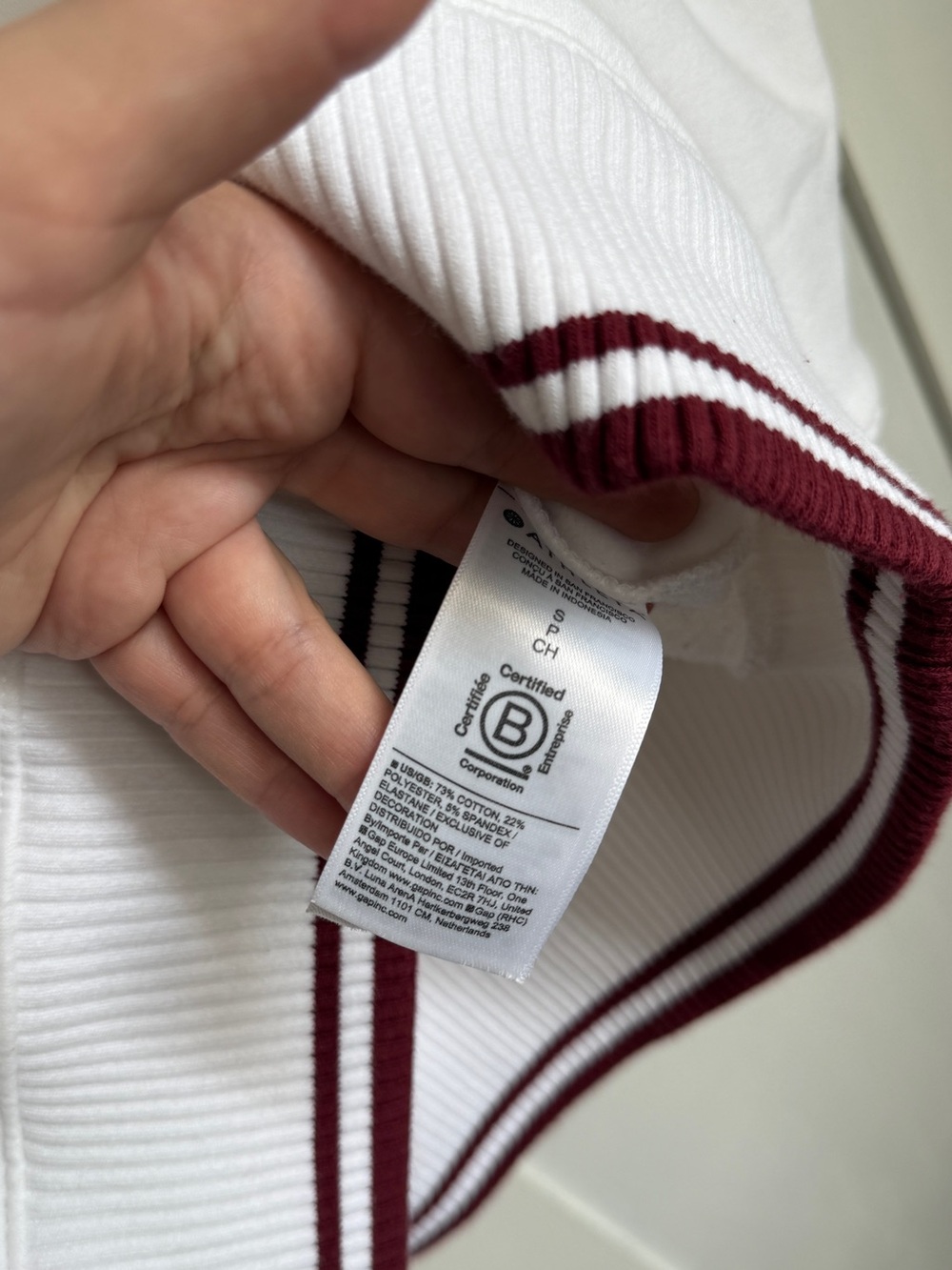 Athleta White V-Neck Sweater with Maroon Trim - Picture 6 of 10